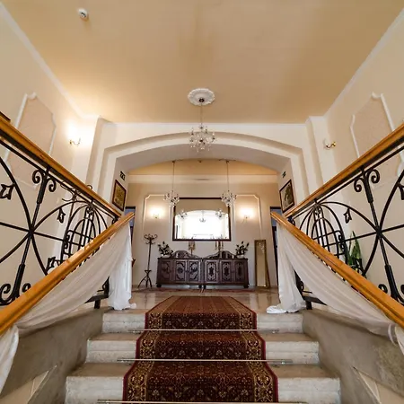Almasy-kastely فندق مبيت وإفطار *