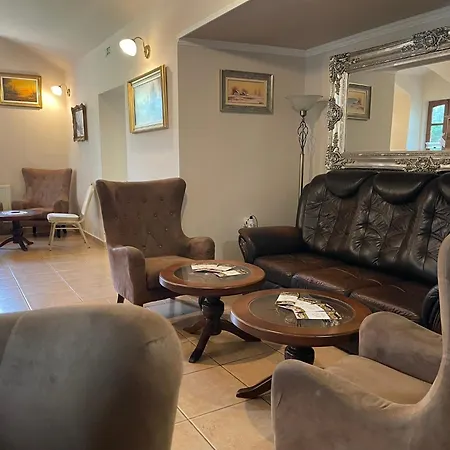 فندق مبيت وإفطار Almasy-kastely